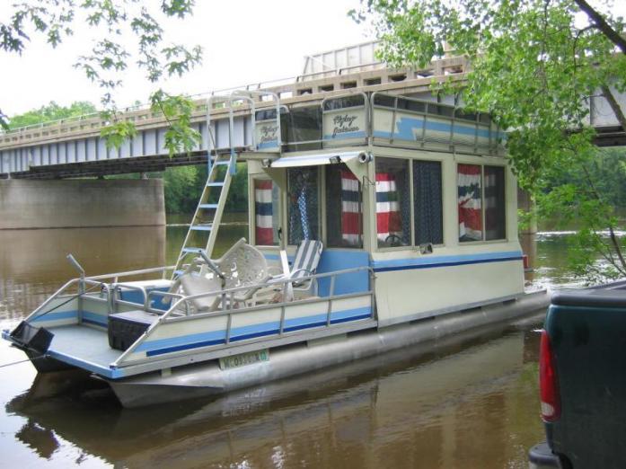 house boat for sale in Rockford, Michigan