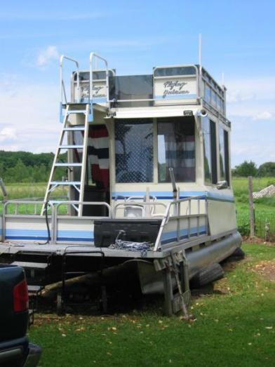 house boat for sale in Rockford, Michigan